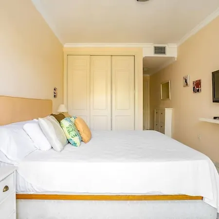 Oleholidays Senorio Gonzaga Junto A Puerto Banus Apartamento *